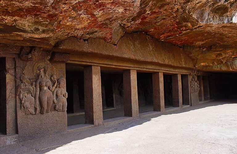 pune to Aurangabad-Caves